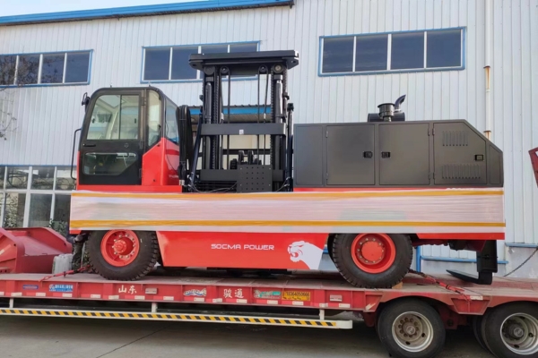 Diesel-Seitenlader-Gabelstapler SOCMA HNS100 für die Handhabung langer Objekte