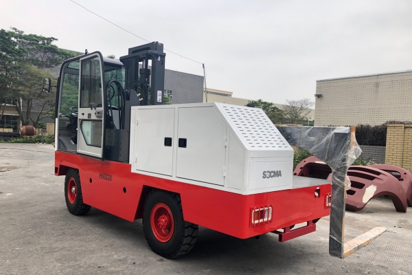 Elektrischer Seitenlader-Gabelstapler SOCMA HNS30EL für die Handhabung langer Objekte